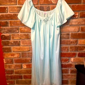 NWOT Vintage Avian Aqua Nightgown